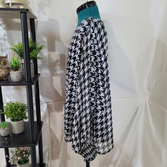 Vince Camuto Houndstooth Chiffon Long Sleeve Blouse -‎ Size 3X - Picture 3 of 9